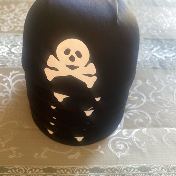 🏴‍☠️PIRATE🏴‍☠️ SCARF HATS BLACK ROUND WITH WHITE SKULL ☠️ BUNDLE OF 6 🌟NWT🌟 - Picture 6 of 10